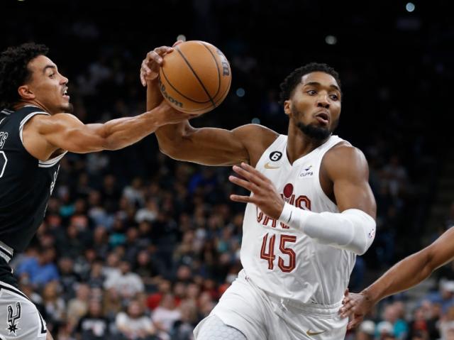 米切尔：没资格在爵士退役球衣 终极目标是总冠军